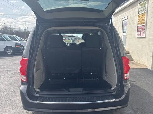 Used 2016 Dodge Grand Caravan SE w/ Quick Order Package 29E SE image 9
