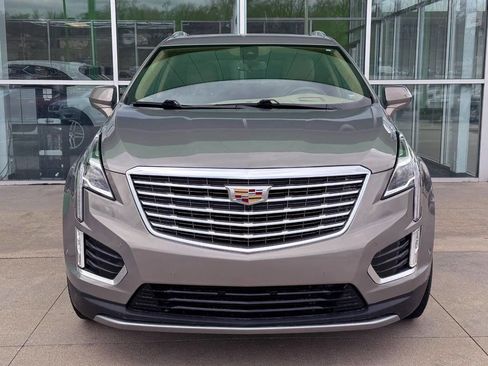 Used 2018 Cadillac XT5 Platinum w/ Driver Assist Package image 7