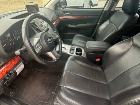 Used 2011 Subaru Legacy 2.5i Limited w/ Appearance Package 1E image 9