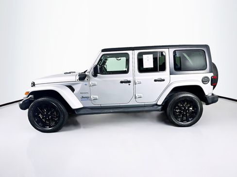 Used 2023 Jeep Wrangler Unlimited Sahara AWD/4WD image 4