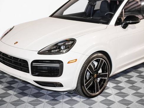 Used 2019 Porsche Cayenne Turbo AWD/4WD image 17