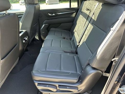 Used 2022 GMC Yukon XL Denali w/ Denali Premium Package AWD/4WD image 20