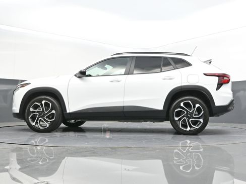 Certified 2025 Chevrolet Trax RS w/ Driver Confidence Package FWD image 42