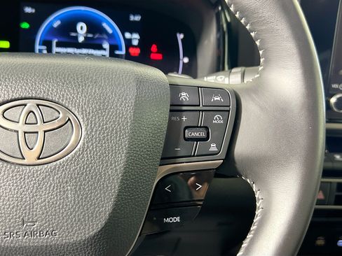 Used 2026 Toyota Camry SE FWD image 19