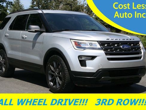 Used 2018 Ford Explorer XLT w/ Equipment Group 202A AWD/4WD image 2