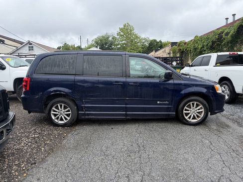 Used 2014 Dodge Grand Caravan SXT FWD image 3