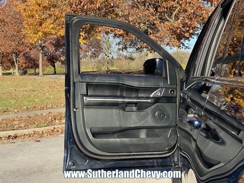 Used 2021 Ford Expedition XLT image 11