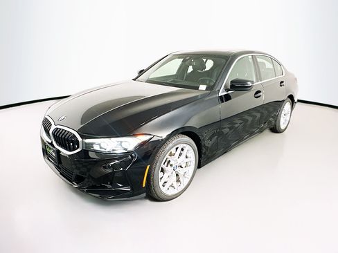Used 2025 BMW 330i Sedan RWD image 3