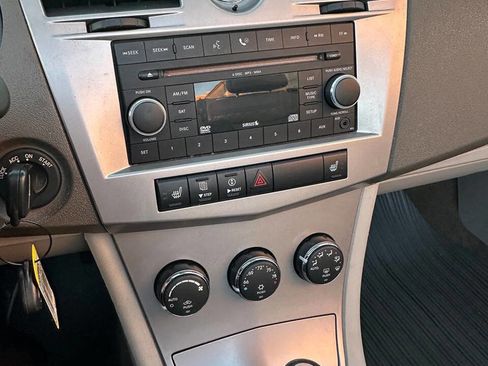 Used 2010 Chrysler Sebring Touring w/ Special Touring Group image 13