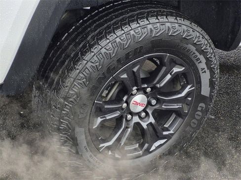Used 2024 GMC Canyon Elevation image 7