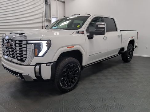 New 2025 GMC Sierra 2500 Denali w/ Denali Reserve Package image 4