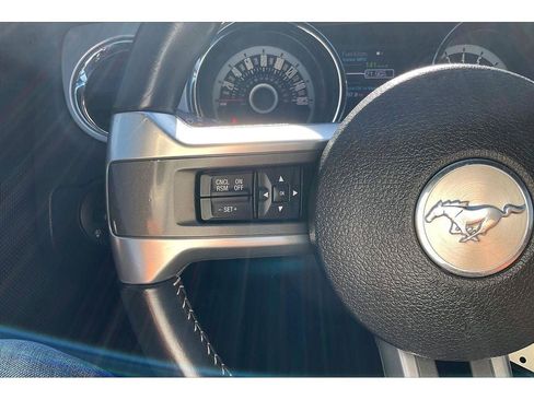 Used 2013 Ford Mustang Premium RWD image 19