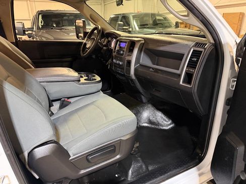 Used 2018 RAM 5500 Tradesman image 30