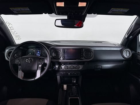 Certified 2023 Toyota Tacoma TRD Off-Road AWD/4WD image 22