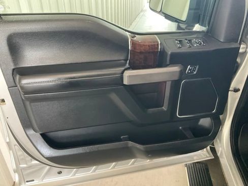 Used 2016 Ford F150 Platinum w/ Technology Package AWD/4WD image 4