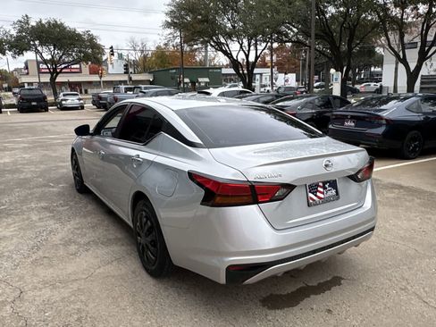 Used 2020 Nissan Altima 2.5 S image 4