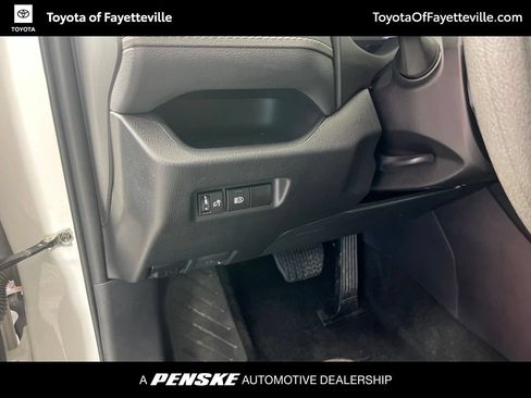 Used 2025 Toyota RAV4 XLE FWD image 26