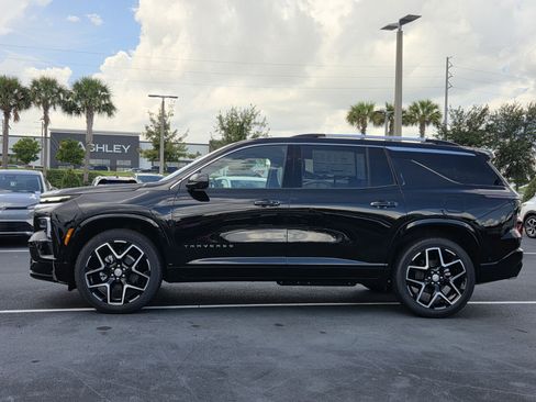 New 2026 Chevrolet Traverse High Country FWD image 3