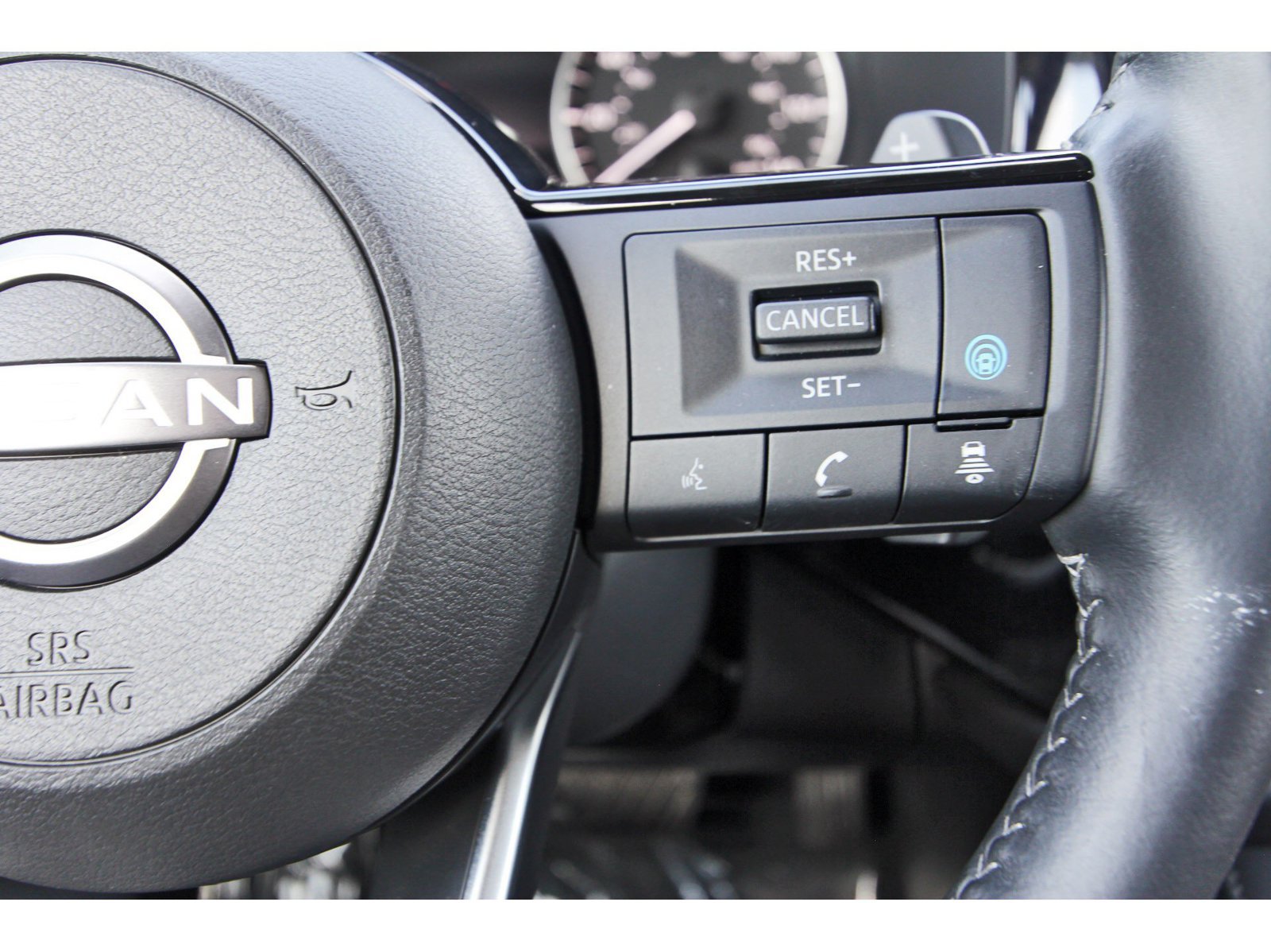 Certified 2025 Nissan Pathfinder SL FWD image 21