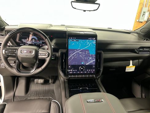 New 2026 GMC Yukon XL AT4 Ultimate AWD/4WD image 17
