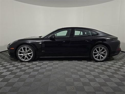 Certified 2025 Porsche Panamera 4 image 2