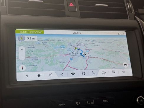 Used 2020 Land Rover Discovery SE image 15