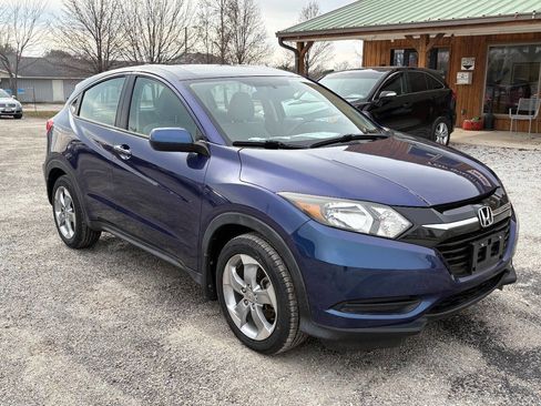 Used 2017 Honda HR-V LX image 5