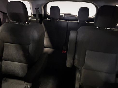 Used 2022 Ford Explorer XLT image 13