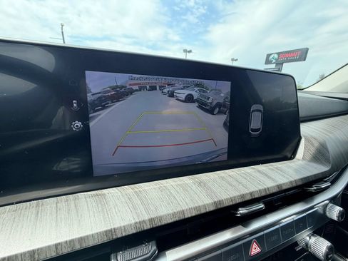 Used 2024 Kia Telluride EX w/ EX Captain's Chair Package AWD/4WD image 19