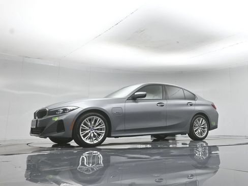 Used 2023 BMW 330e w/ Convenience Package RWD image 51