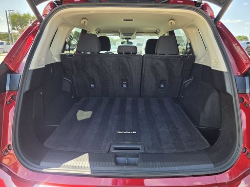 Used 2026 Nissan Rogue SV w/ Cold Weather Package FWD image 29