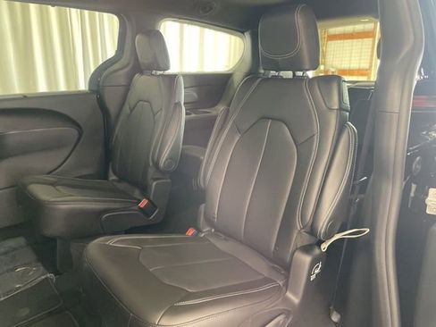 New 2026 Chrysler Pacifica Select image 41