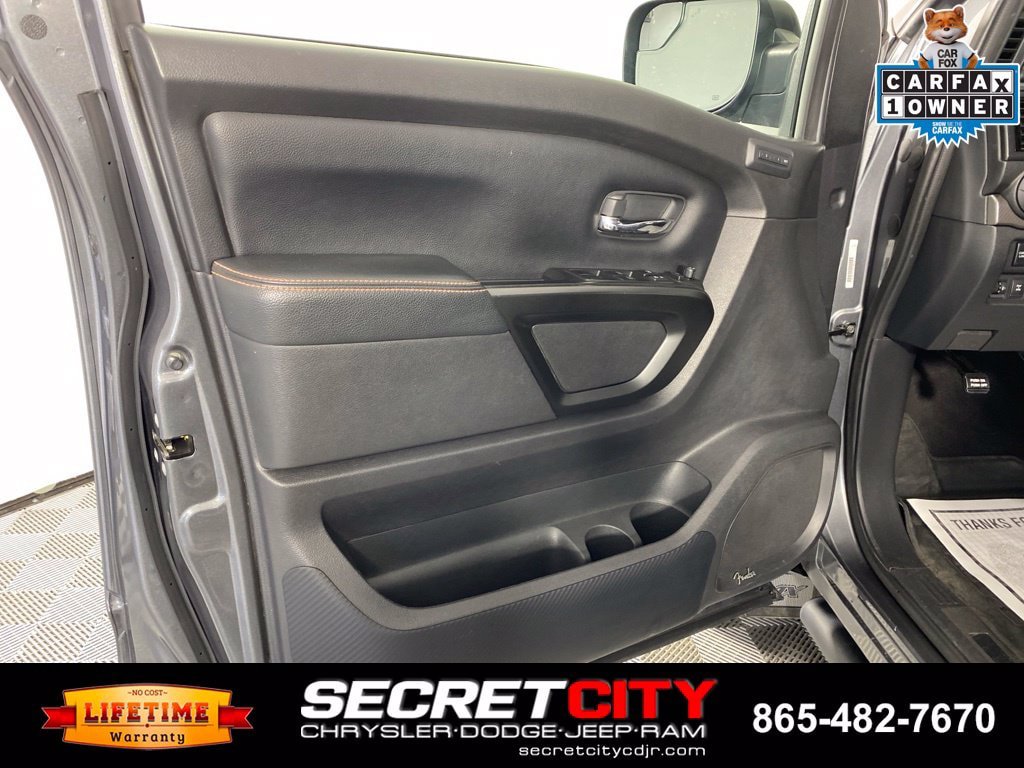 Used 2023 Nissan Titan PRO-4X w/ Pro-4x Convenience Package AWD/4WD image 12