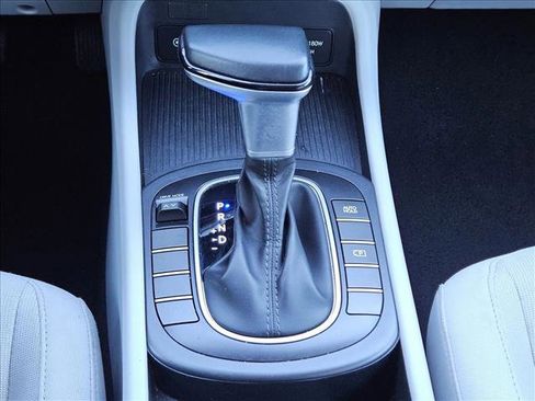 Used 2024 Hyundai Kona SEL image 12