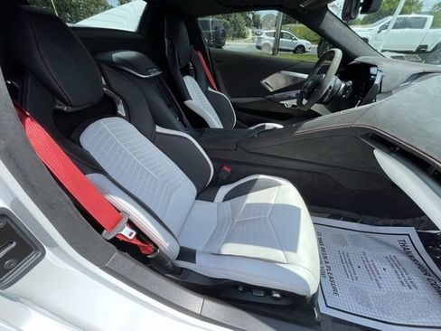 Used 2023 Chevrolet Corvette Stingray Premium Conv w/ Z51 Performance Package image 39