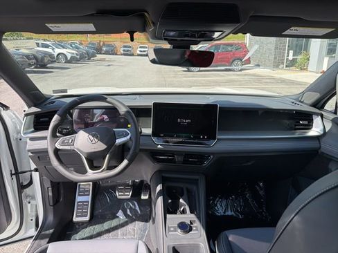 New 2026 Volkswagen Tiguan SE R-Line AWD/4WD image 7