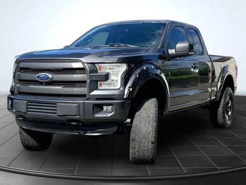 Used 2017 Ford F150 Lariat w/ Equipment Group 502A Luxury AWD/4WD image 4