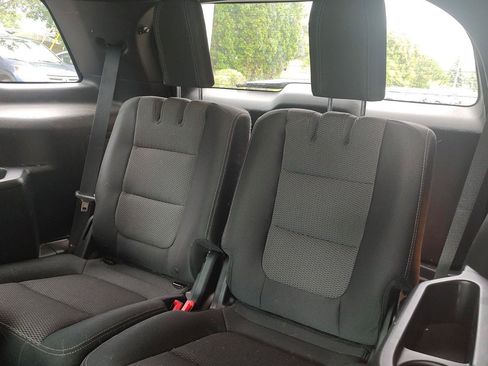 Used 2017 Ford Explorer XLT AWD/4WD image 18
