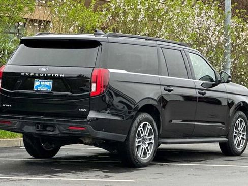 Used 2025 Ford Expedition Max Active image 3
