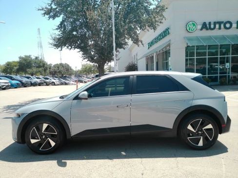 Used 2025 Hyundai Ioniq 5 SE RWD image 12