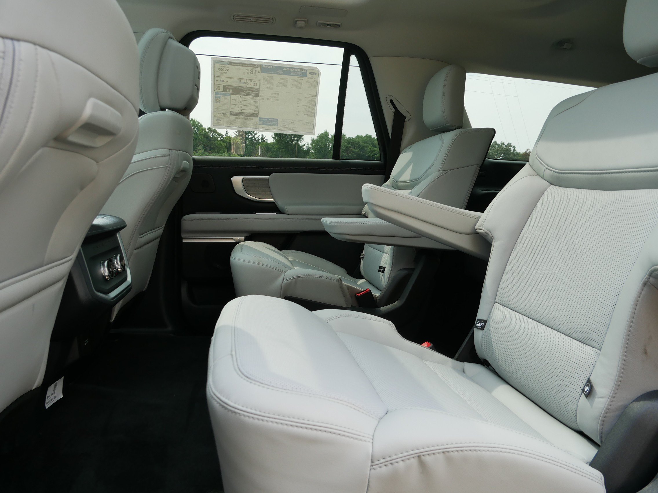 New 2027 Ford Expedition Max Platinum AWD/4WD image 7