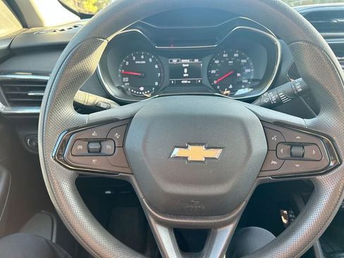 Used 2023 Chevrolet TrailBlazer LT w/ Convenience Package image 18