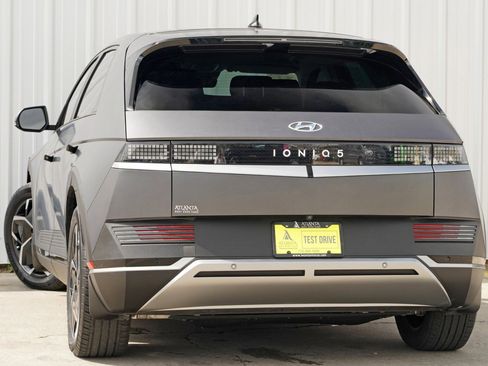 Used 2023 Hyundai Ioniq 5 SEL w/ Cargo Package image 5