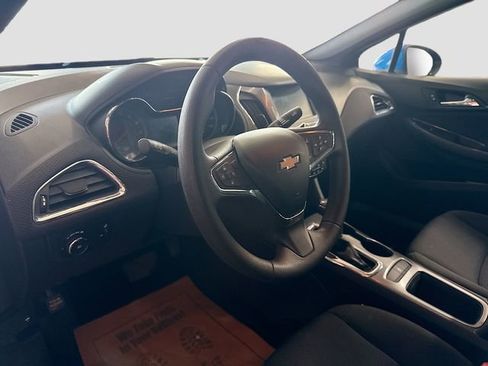 Used 2016 Chevrolet Cruze LT w/ Convenience Package image 10