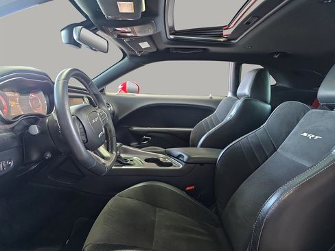 Used 2016 Dodge Challenger SRT Hellcat image 9