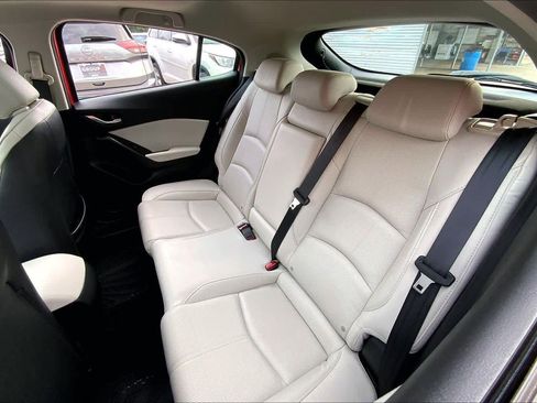 Used 2018 MAZDA MAZDA3 Grand Touring w/ Premium Equipment Package FWD image 21