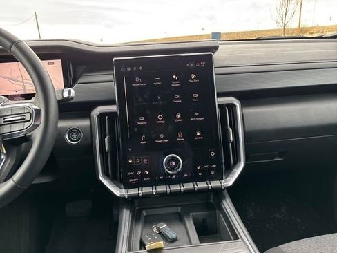 Certified 2025 GMC Acadia Elevation image 18