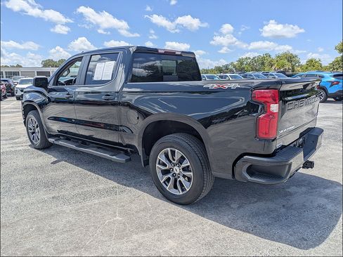 Used 2021 Chevrolet Silverado 1500 RST w/ Convenience Package II AWD/4WD image 8