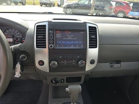 Used 2019 Nissan Frontier SV image 19