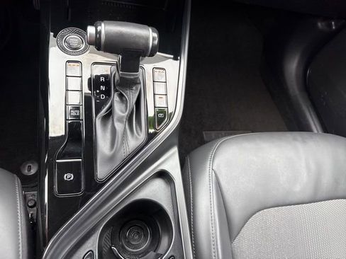Certified 2023 Kia Niro EX image 22
